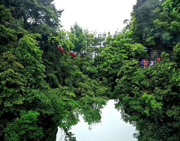 晚班長沙到張家界國家森林公園、天門山、鳳凰古城湘西純玩3晚3日游