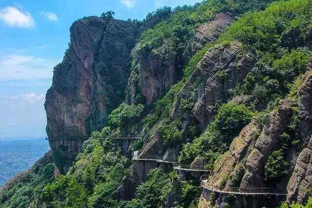 岳陽平江石牛寨