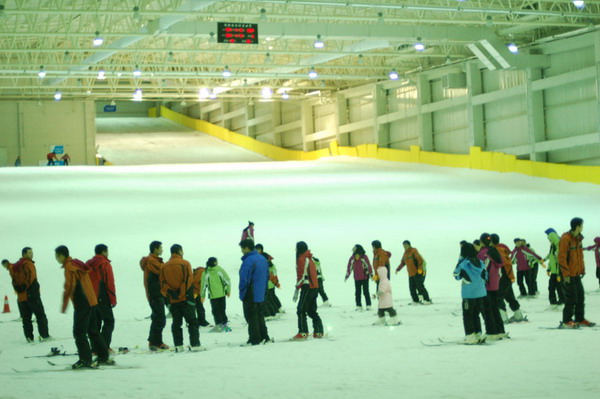 長沙到瀏陽赤馬湖瑞翔滑雪一日游