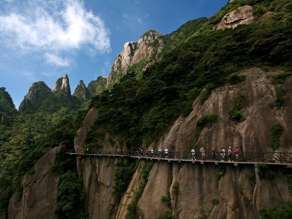 從長(zhǎng)沙出發(fā)到三清山、景德鎮(zhèn)汽車三日游全景旅