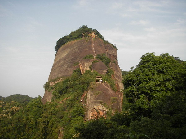 從長(zhǎng)沙到韶關(guān)丹霞山、南華寺、曹溪溫泉高鐵三日游