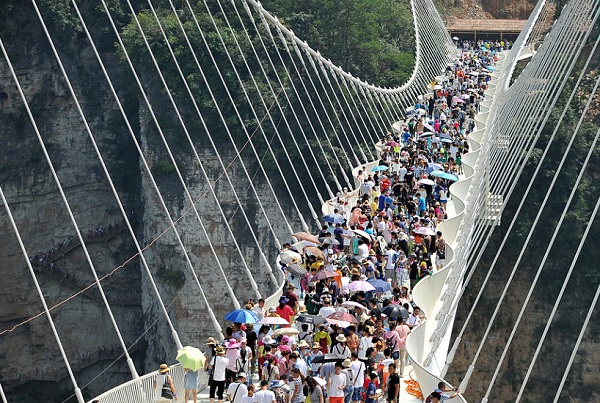 長沙到張家界大峽谷玻璃橋、慈利萬福溫泉2日游旅游團